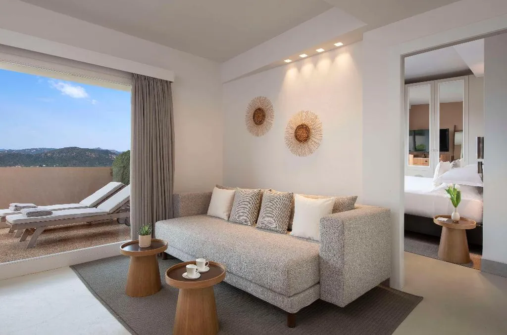 SUITE STANDARD Room, Baia di Chia Resort Sardinia, Curio Collection, Cagliari