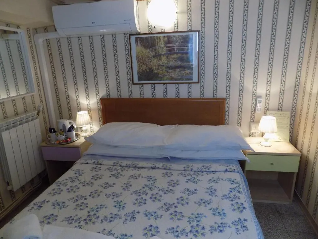 Room, Il Pitti Soggiorno, Florence