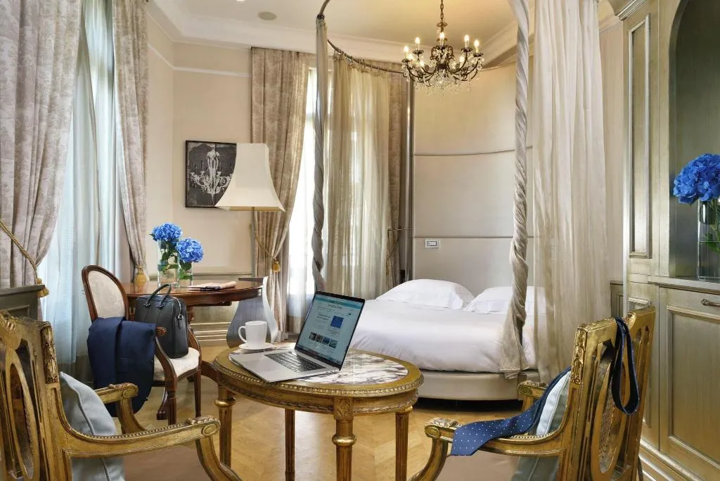JUNIOR SUITE WITH DOUBLE BED Room, Chateau Monfort, Milan