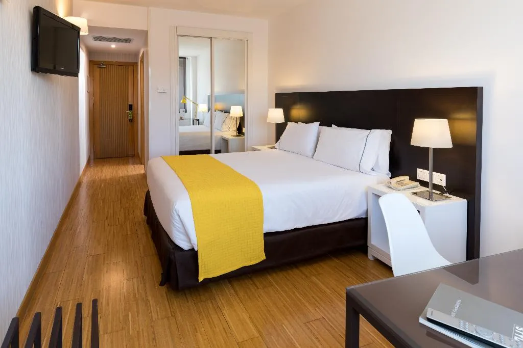 DOUBLE CAPACITY 3 Room, Rafaelhoteles Atocha, Madrid