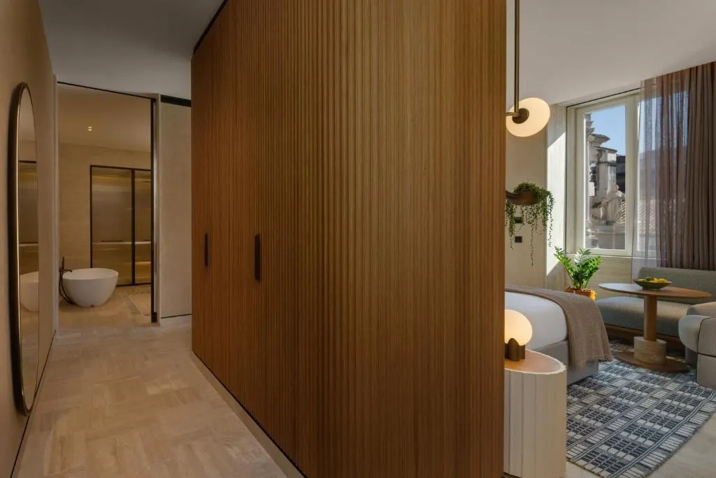 SUITE KING SIZE BED Room, Six Senses Rome, Rome