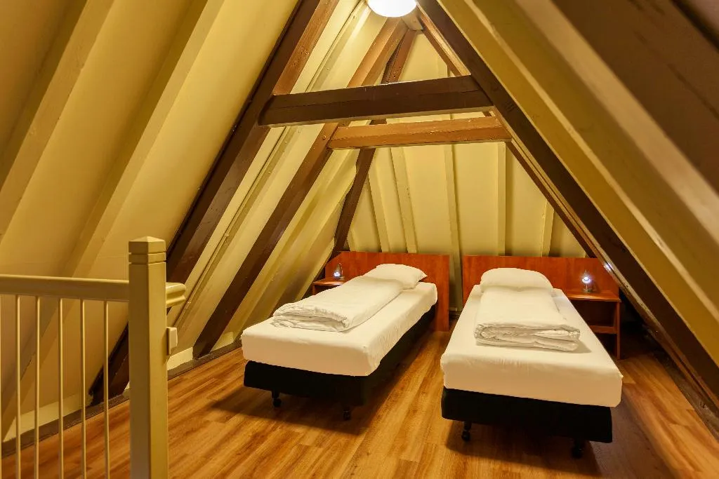 APARTMENT STANDARD Room, A-train, Amsterdam