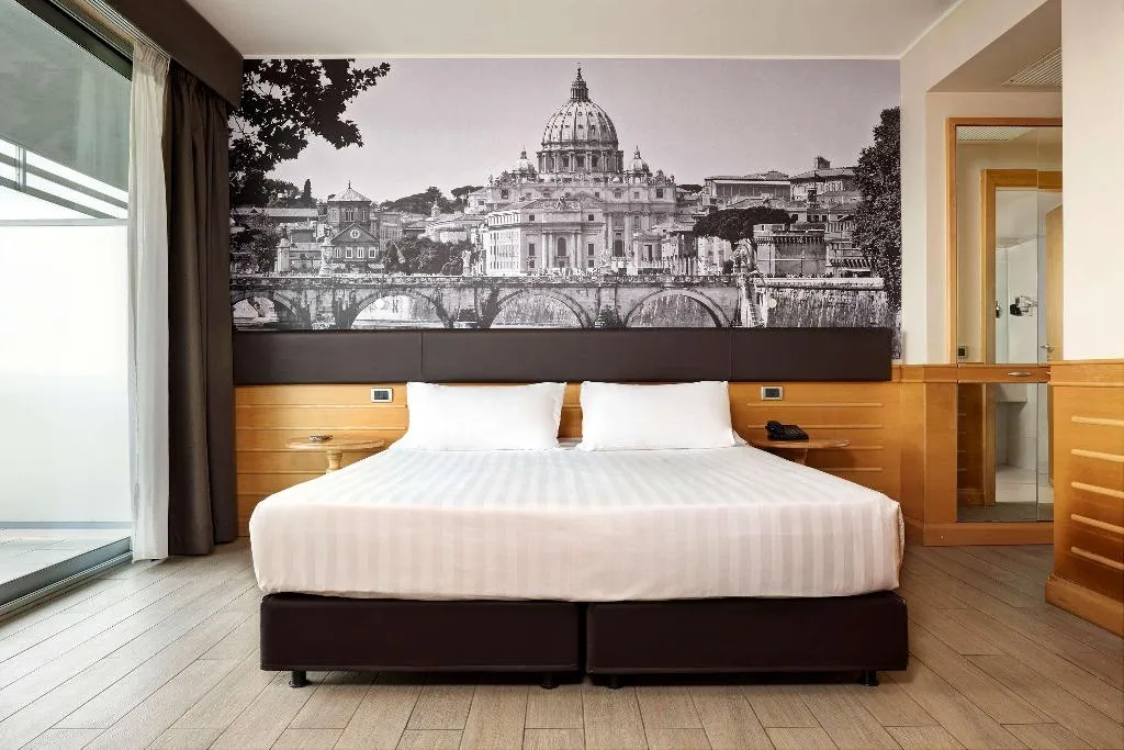 JUNIOR SUITE STANDARD Room, Occidental Aran Park, Rome