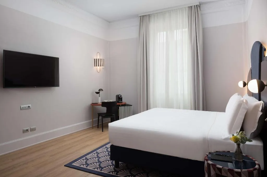 JUNIOR SUITE KING SIZE BED Room, Anglo American Hotel Florence, Curio Collection, Florence
