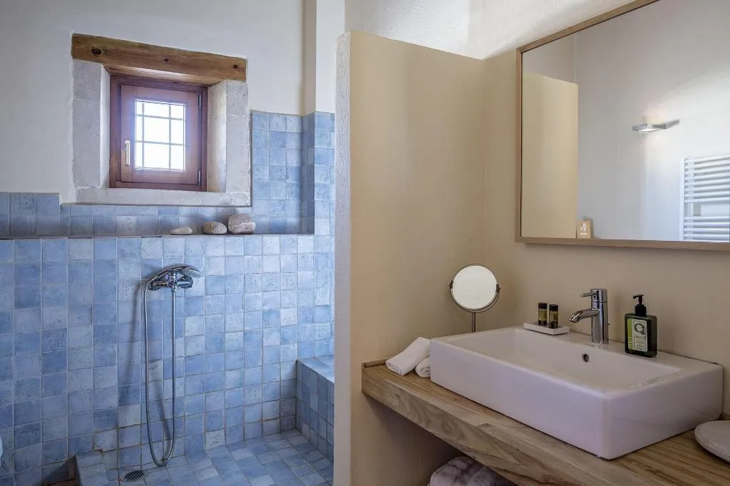 Room, Kapsaliana Village Hotel, Crete