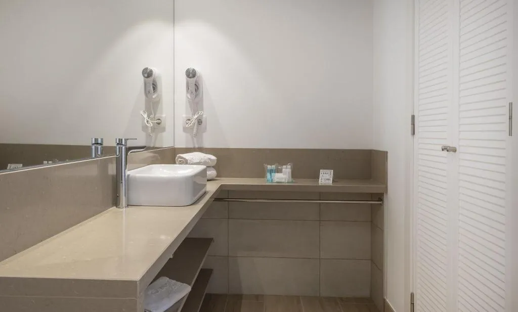 DOUBLE QUEEN SIZE BED Room, Rosamar Es Blau, Costa Brava