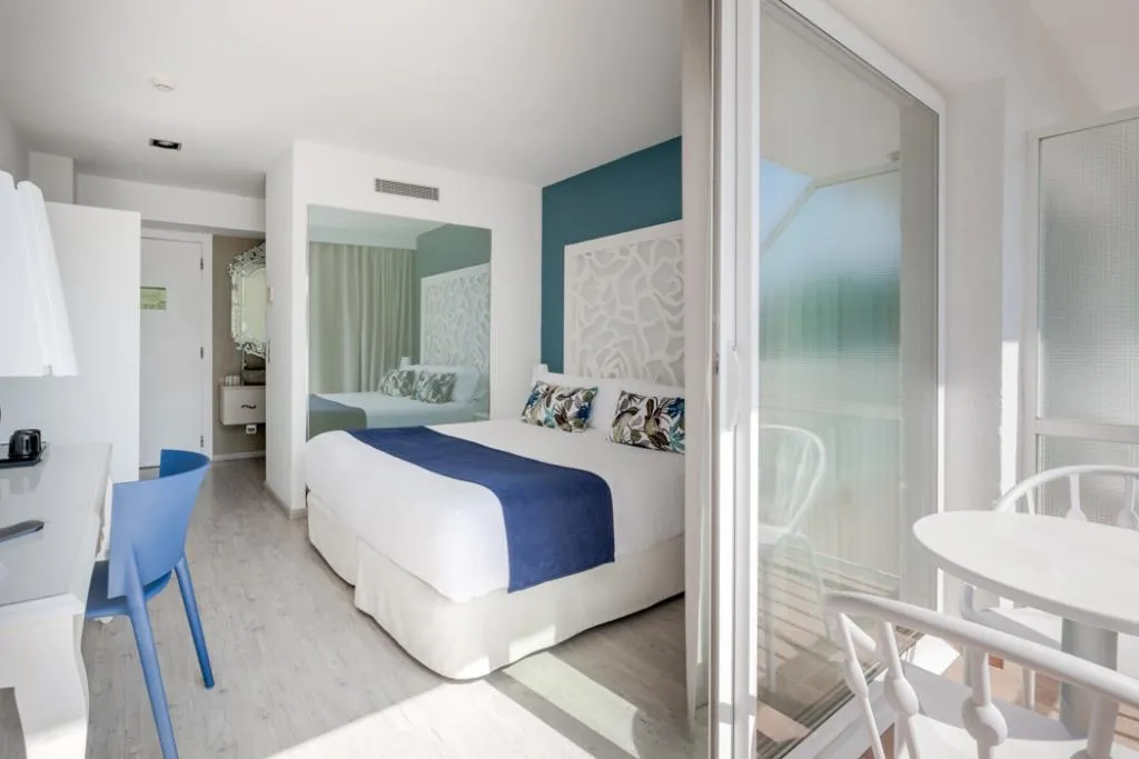 Double or Twin OCEAN FRONT WITH BALCONY Room, Hotel Planamar by Escampa Hotels, Costa Brava