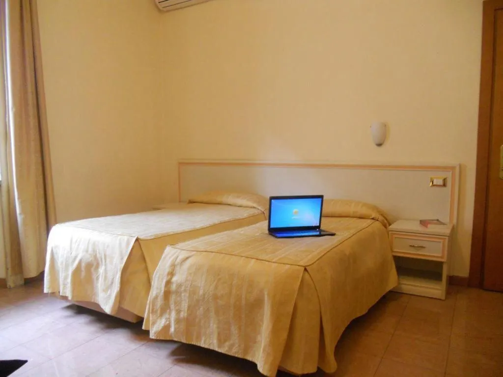 TWIN STANDARD Room, Adler, Milan