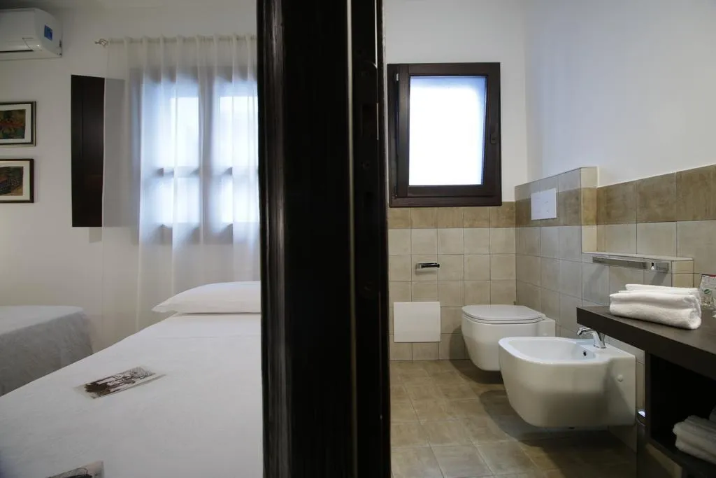 TRIPLE CLASSIC Room, Ghivine Albergo Diffuso, Olbia