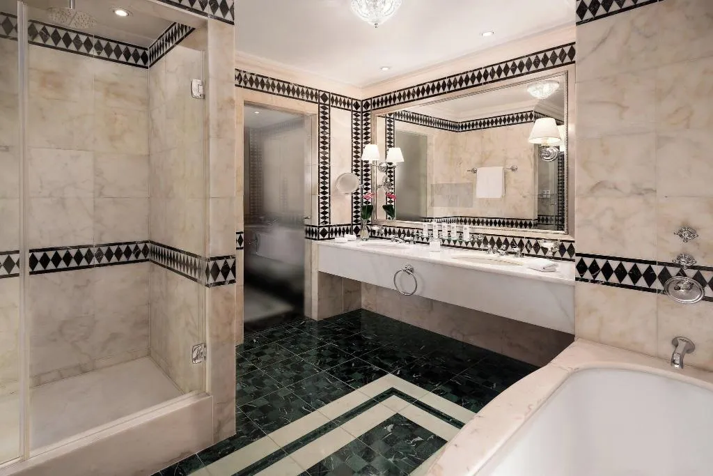 JUNIOR SUITE RIVER VIEW Room, St Regis Florence, Florence