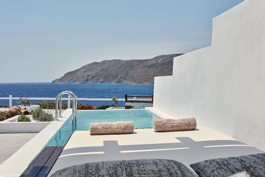 SUITE SEA VIEW WITH PRIVATE POOL Room, Archipelagos Hotel, Mykonos