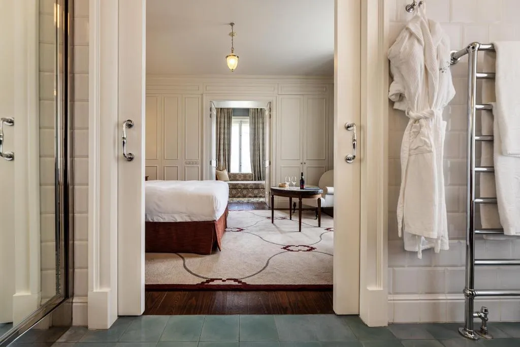JUNIOR SUITE STANDARD Room, Vidago Palace, Porto