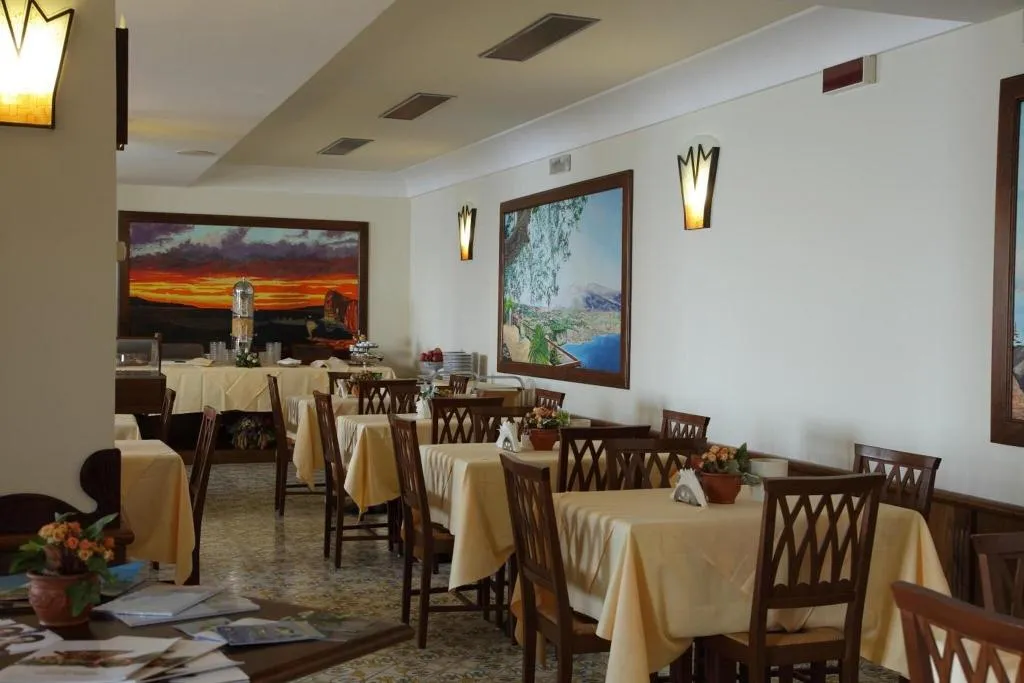Restaurant, Megamare, Naples