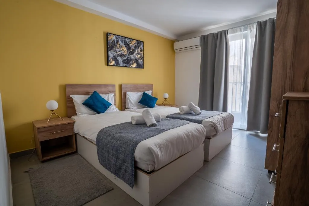 SUITE KING SIZE BED Room, Stillel Retreat, Malta