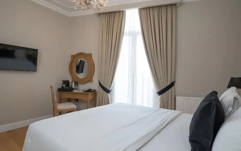 DOUBLE CLASSIC Room, Ev 11 Athens, Athens