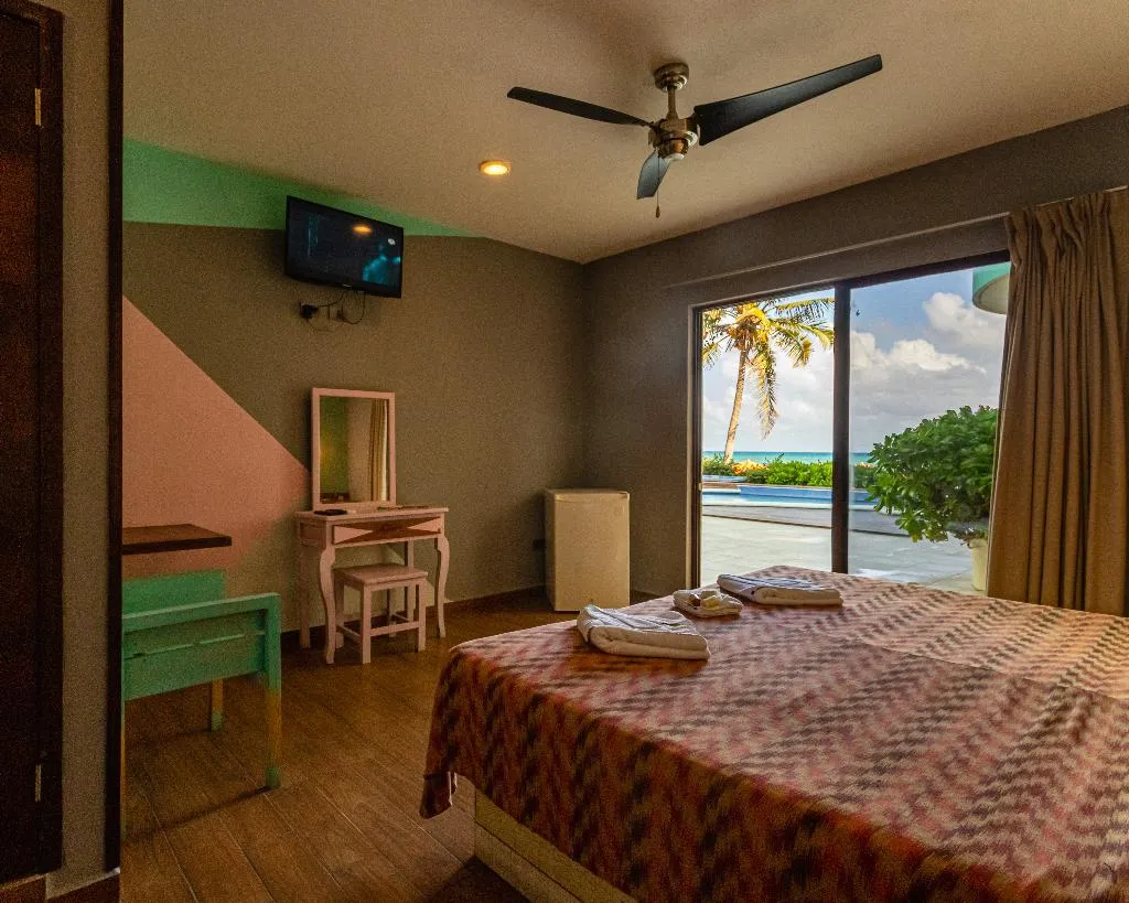 SINGLE KING SIZE BED Room, All Riviera, Playa Del Carmen