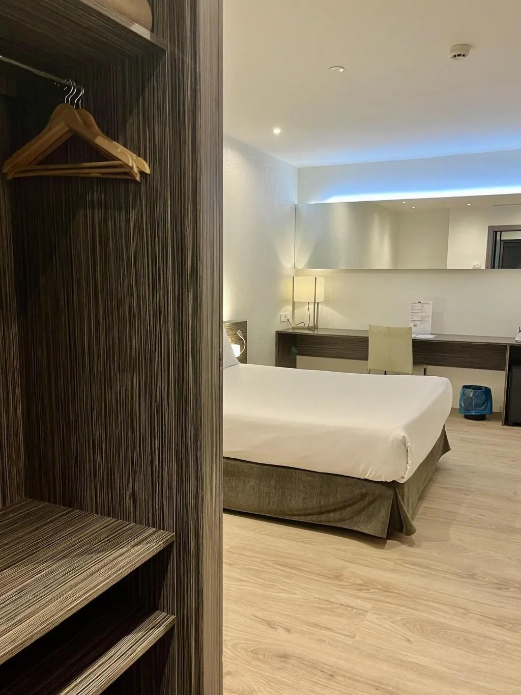DOUBLE EXECUTIVE Room, Air Rooms Madrid by HelloSky, Madrid