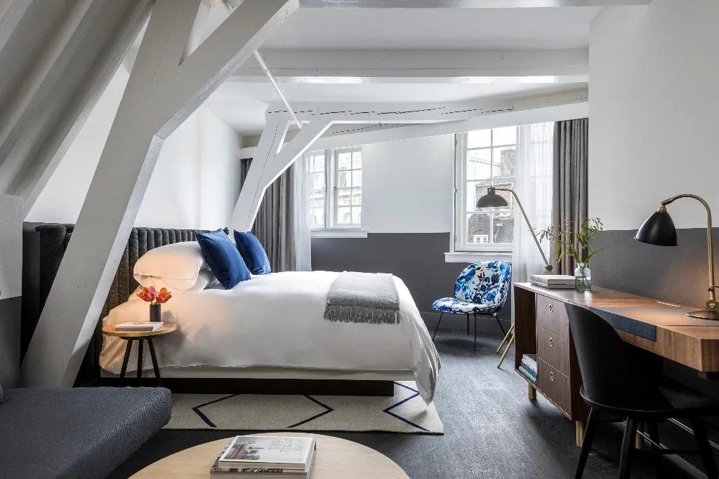 SUITE KING SIZE BED Room, Kimpton De Witt Amsterdam, Amsterdam