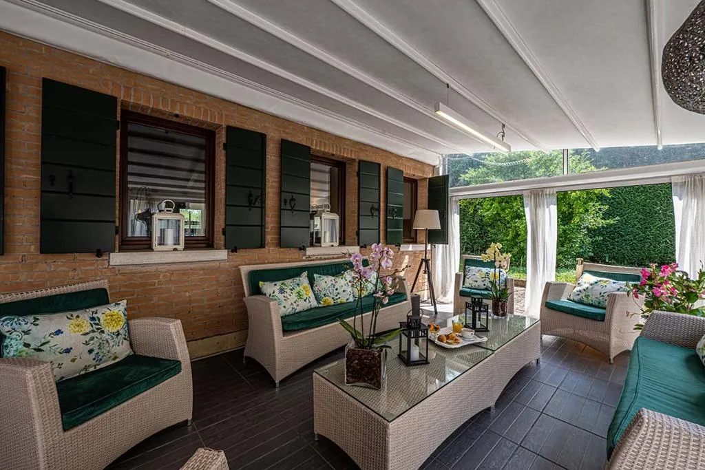 Terrace, Venice Resort Airport Hotel, Venice