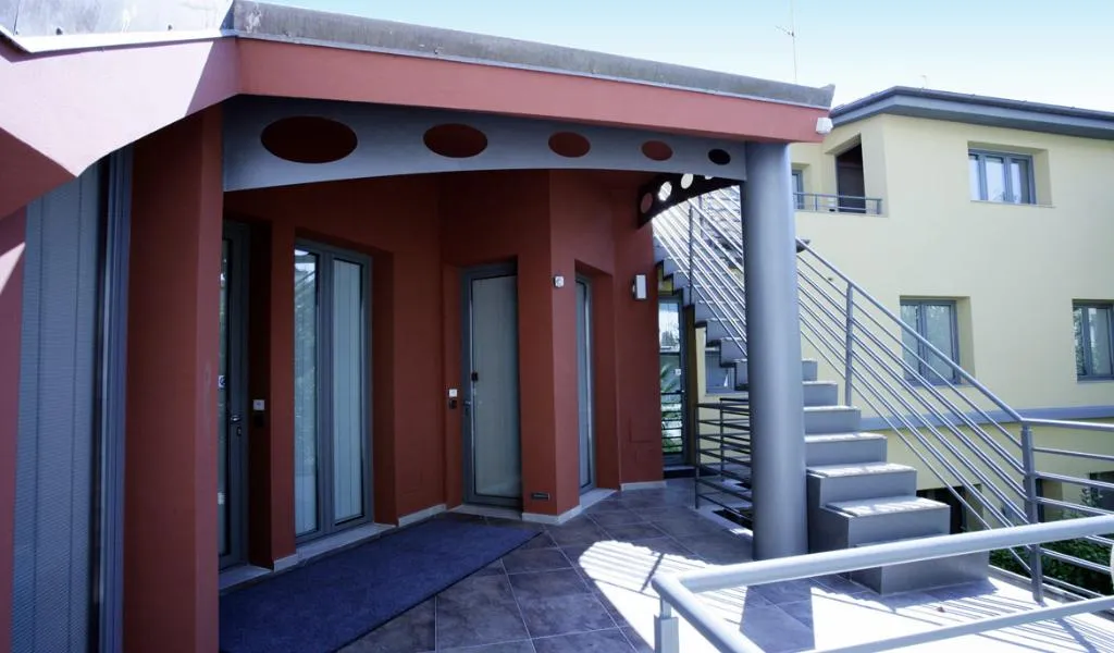 General view, Select Executive, Florence
