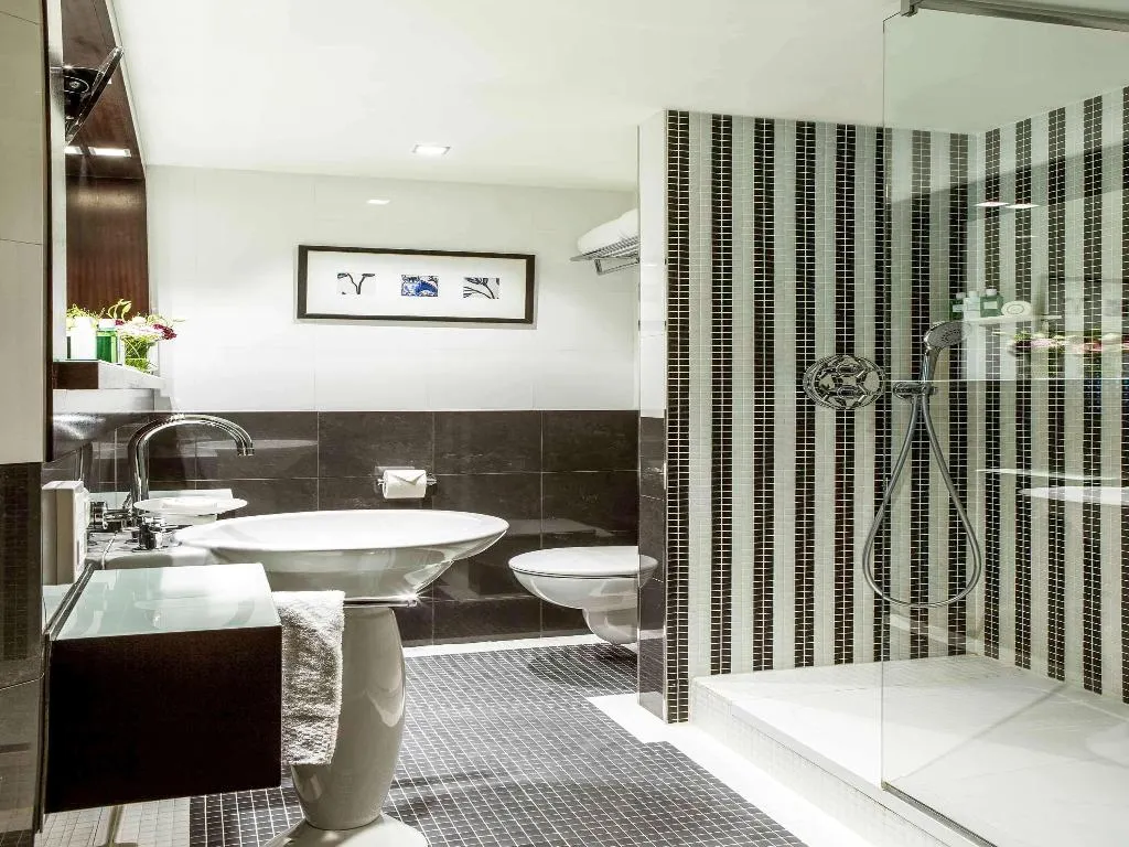 JUNIOR SUITE KING SIZE BED Room, Sofitel Lisbon Liberdade, Lisbon