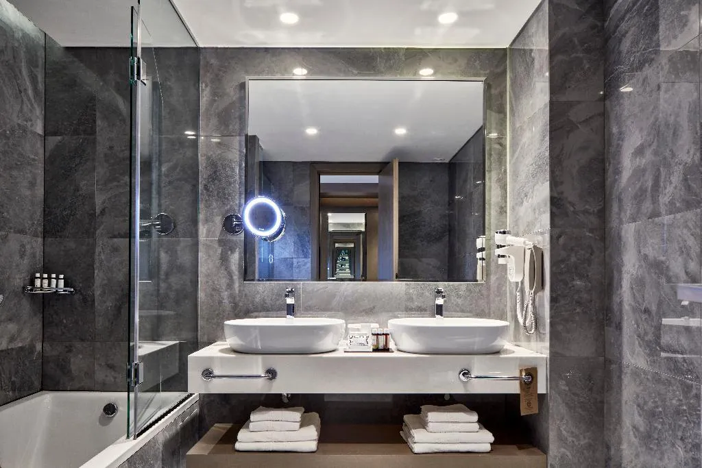 TRIPLE EXECUTIVE Room, Electra Metropolis, Athens