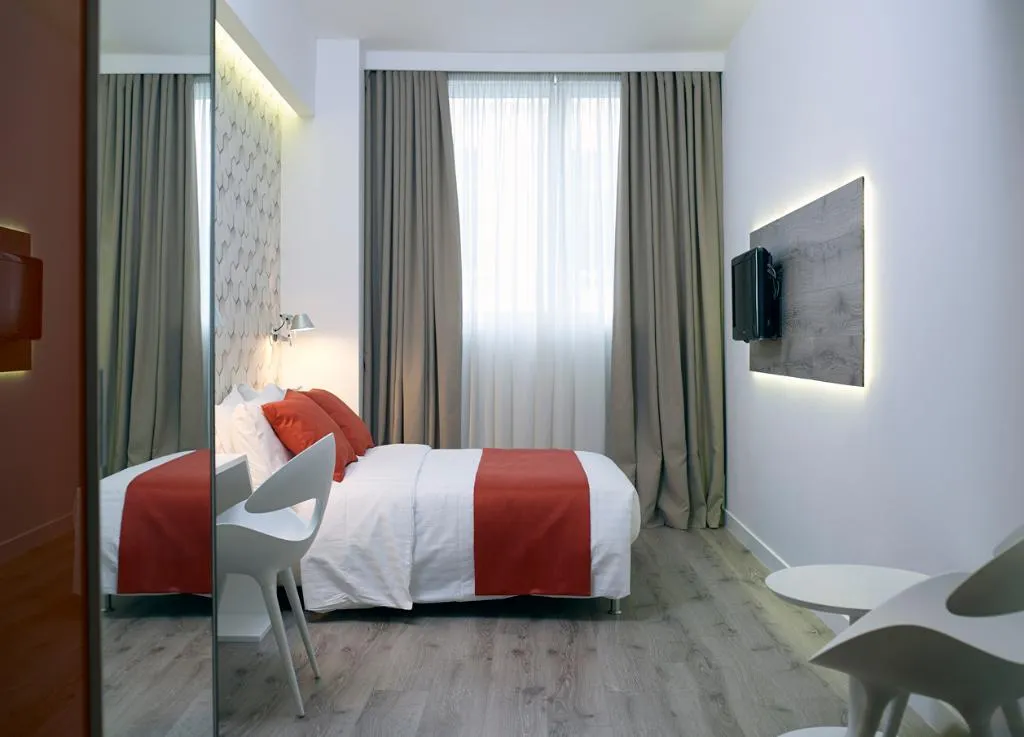 Double or Twin STANDARD Room, Amazon Hotel, Athens