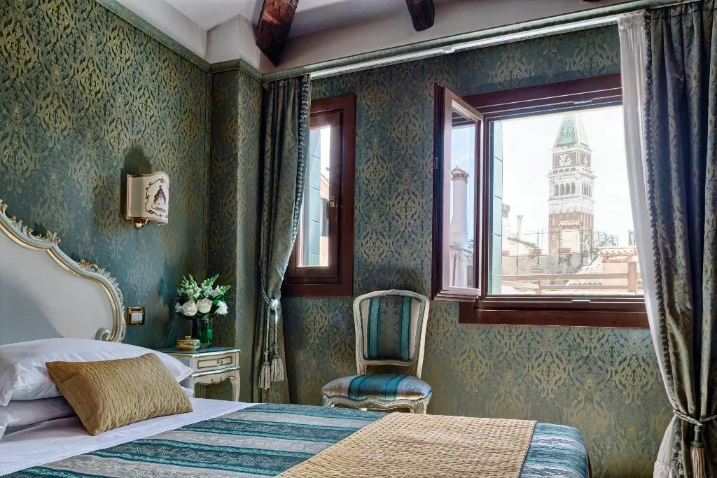TRIPLE STANDARD Room, Antica Locanda Al Gambero, Venice