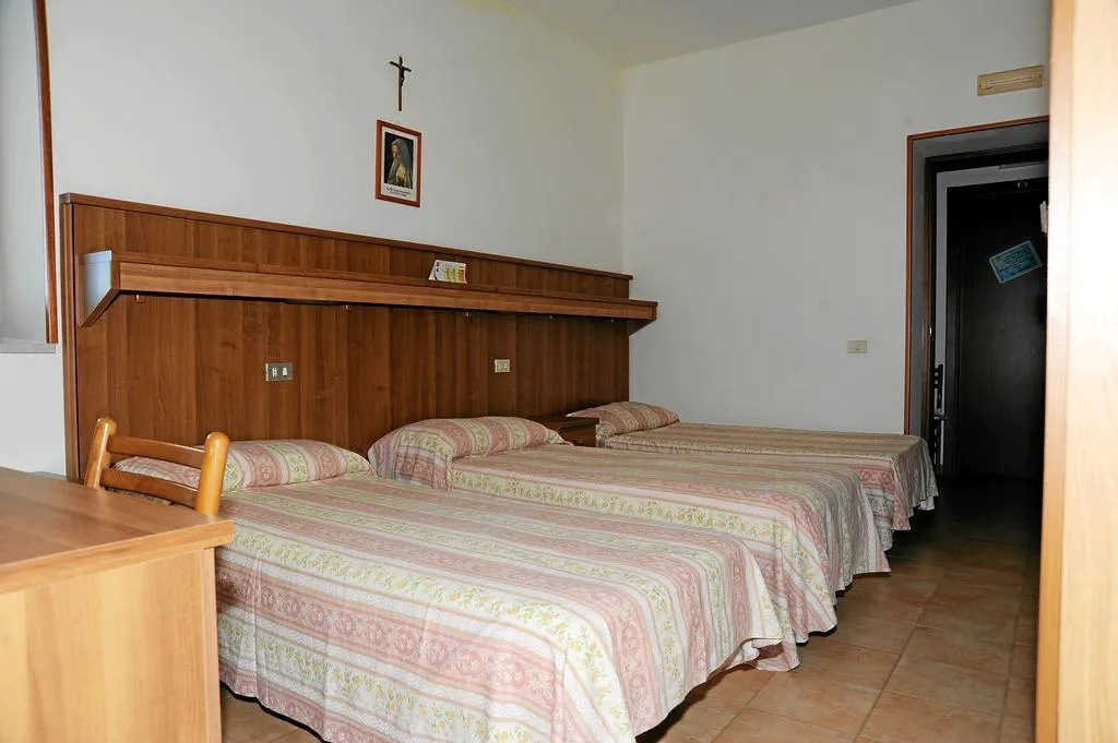 TRIPLE STANDARD Room, Oasi Madre Della Pace, Naples
