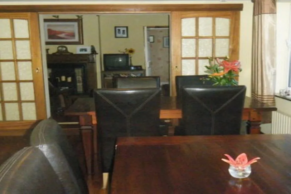 Lobby, Doire Liath, Cork