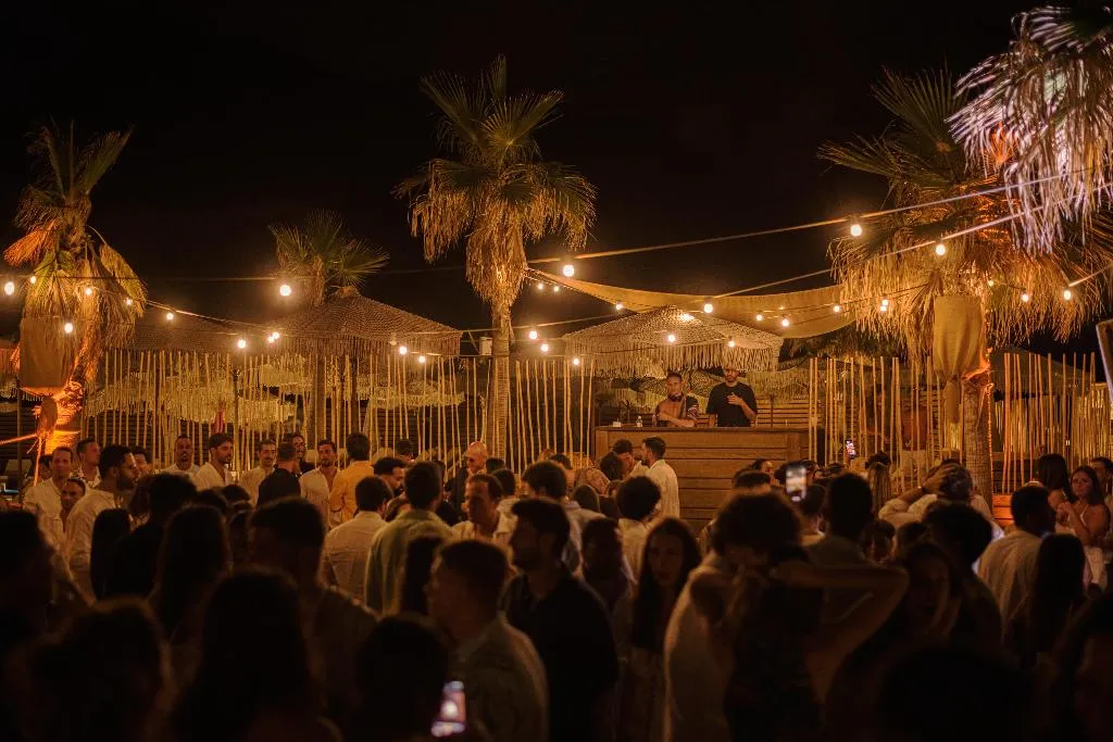 Sports and Entertainment, Maya Beach Resort, Naples