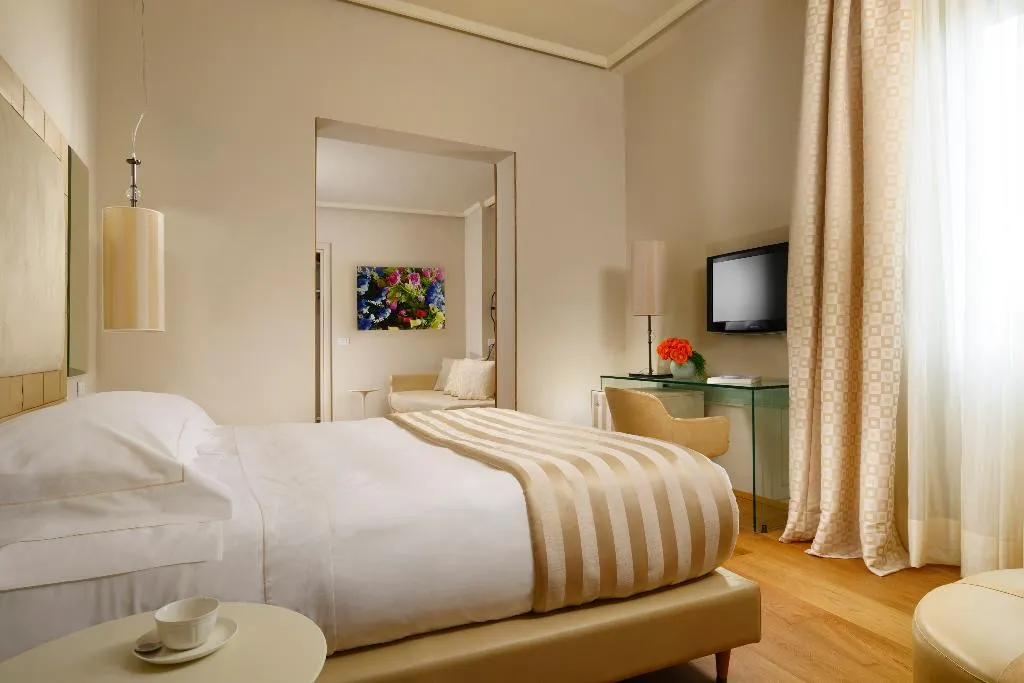 TRIPLE EXECUTIVE Room, Grand Hotel Minerva, Florence