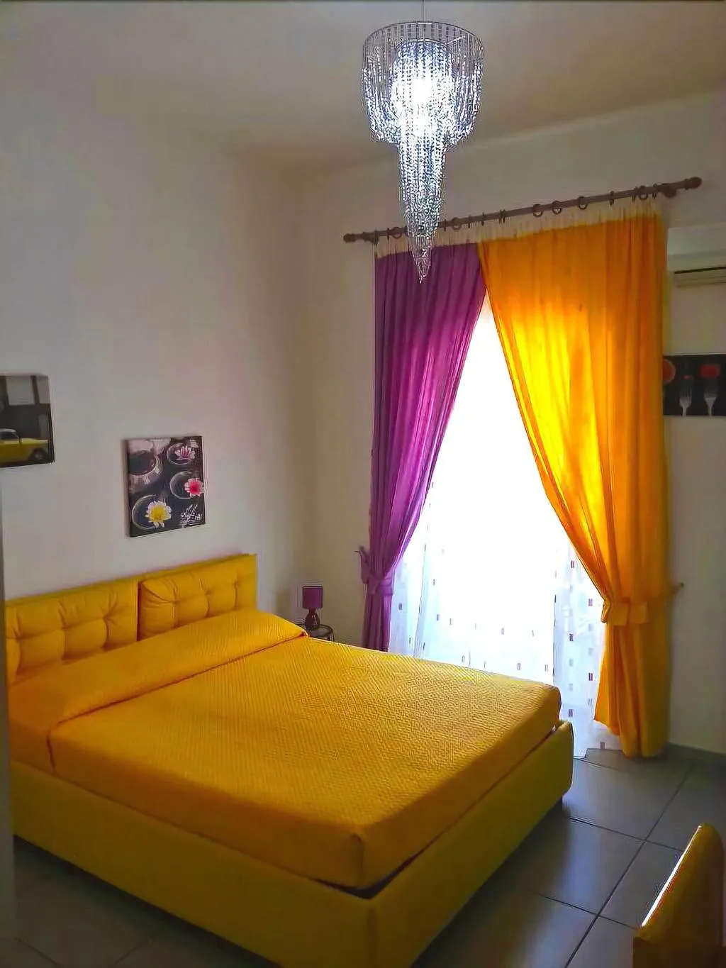 Room, Megaride Santa Lucia, Naples
