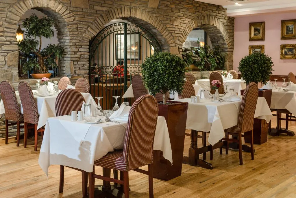 Restaurant, Sheldon Park Hotel & Leisure Centre, Dublin