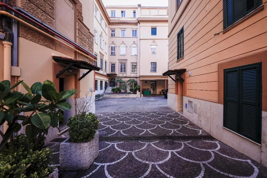 Lobby, Casa San Giuseppe (Roma San Giovanni), Naples