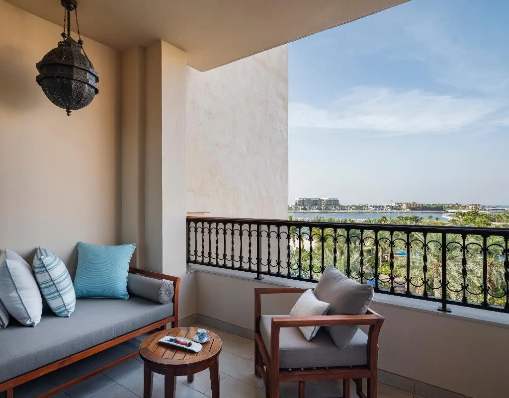 SUITE SEA VIEW KING BED Room, Four Seasons Resort Dubai at Jumeirah Beach, Dubai