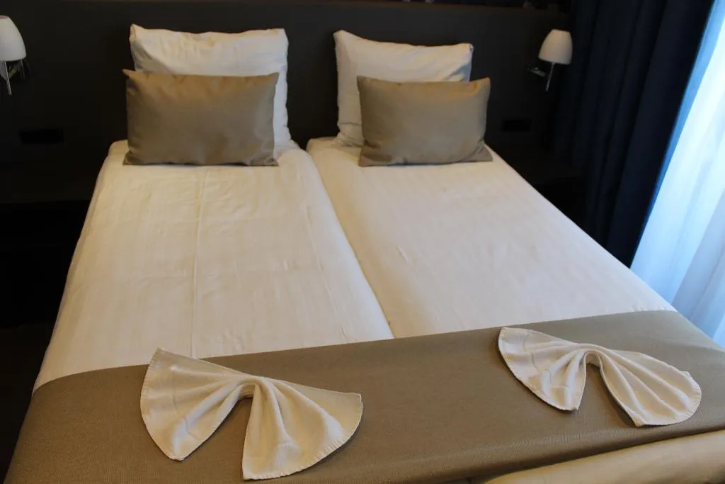 TWIN DELUXE Room, Royal Amsterdam Hotel, Amsterdam