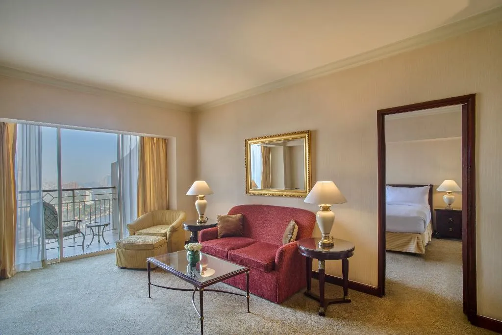 SUITE WITH VIEWS Room, Hilton Cairo Grand Nile, Cairo