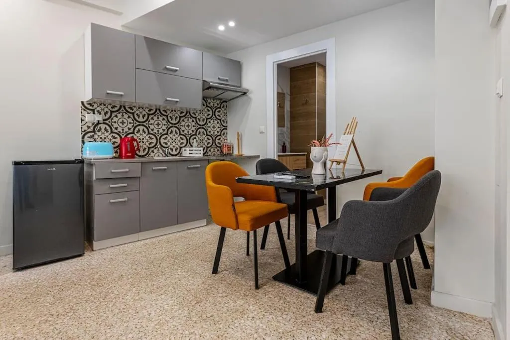 FAMILY ROOM TWO BEDROOMS Room, Athens Smart Apartments, Athens
