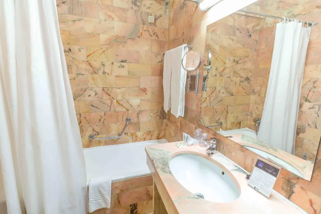 SINGLE STANDARD Room, Eurosol Seia-Camelo, Porto
