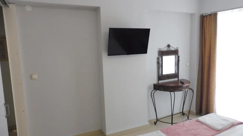 QUADRUPLE CLASSIC Room, Klio Apartments And Studios, Thessaloniki