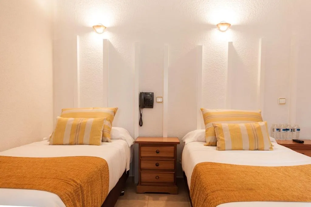 Room, Josefina Hostal, Madrid