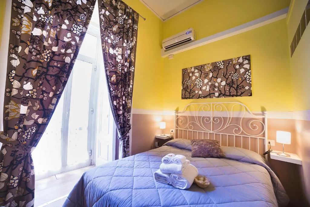 DOUBLE DELUXE Room, B&B Le 4 Stagioni Dante’s Suites, Naples
