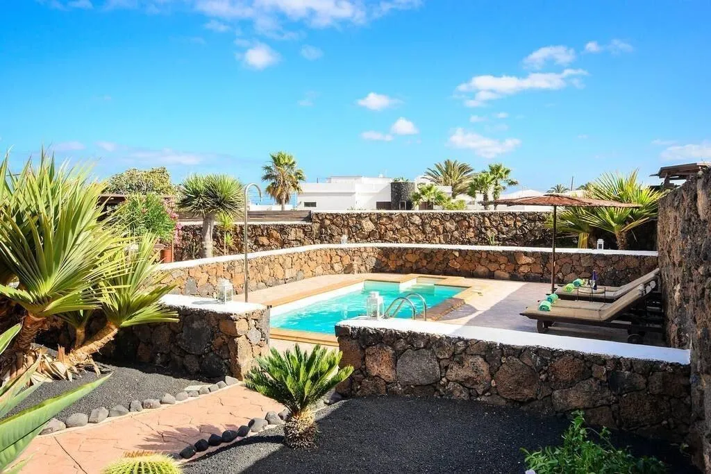 Sports and Entertainment, El Caserio de Guime, Lanzarote