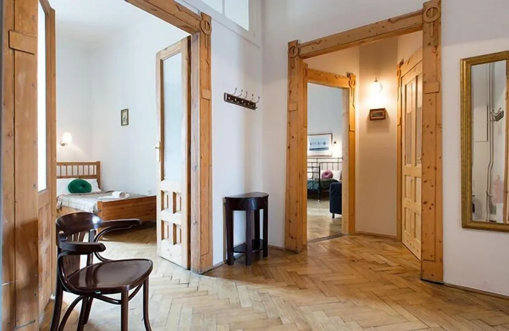APARTMENT FOUR BEDROOMS Room, Antique Apartments Plac Szczepanski, Krakow