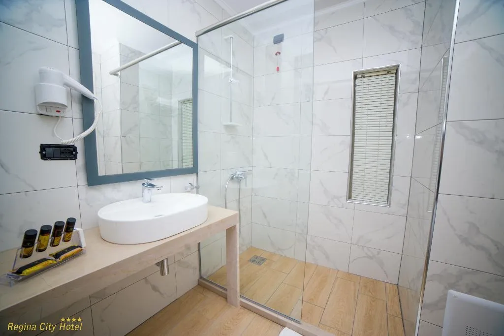 JUNIOR SUITE WITH BALCONY Room, Hotel Regina City, Kavaje