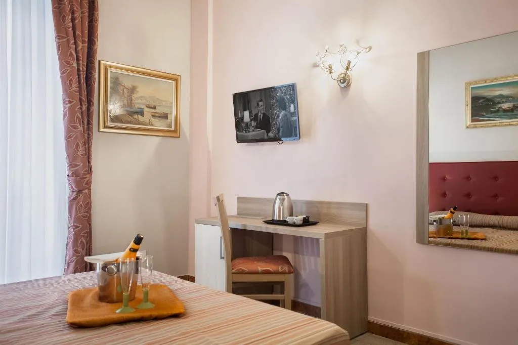 Room, Domus Napoleone, Naples