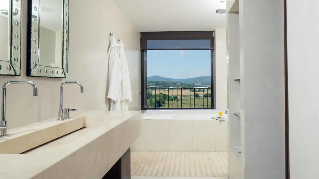 SUITE GARDEN VIEW Room, Hotel Castell D'Emporda, Barcelona