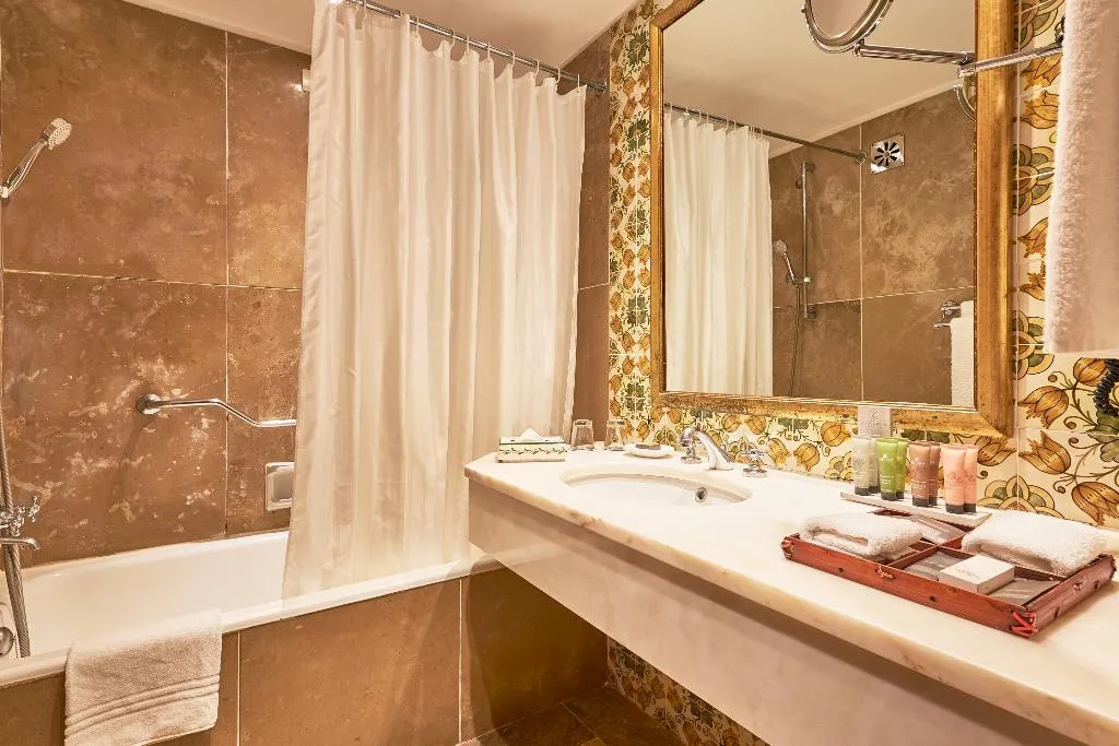 Double or Twin CLASSIC Room, Dona Filipa Hotel, Algarve