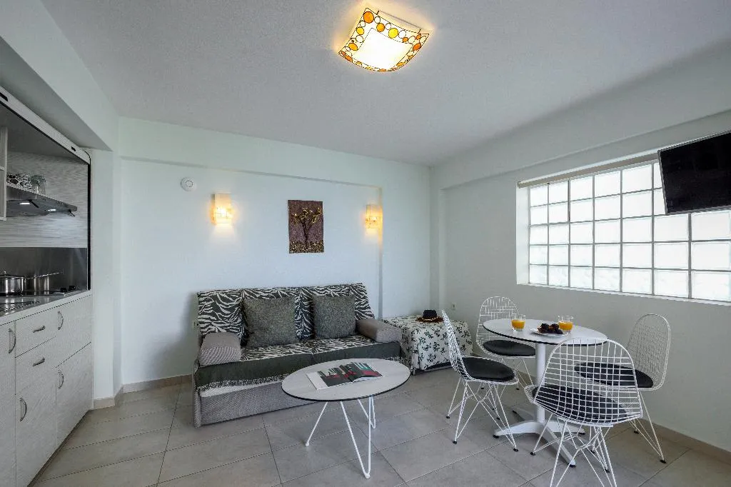 APARTMENT STANDARD Room, Elpiniki Luxury Apartments, Thessaloniki